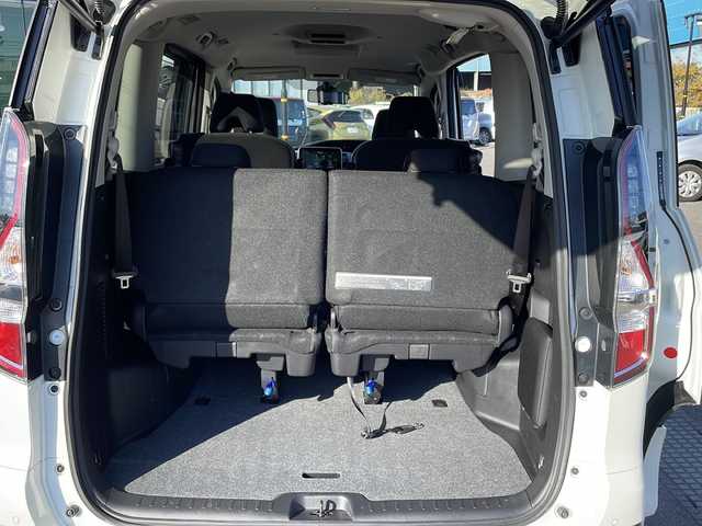 日産 セレナ e－パワー ハイウェイスター V 茨城県 2021(令3)年 5.1万km ブリリアントホワイトパール 2トーン 純正SDナビ(アラウンドビューモニター/フルセグTV/Bluetooth)/フリップダウンモニター/LEDオートライト/ドライブレコーダー/コーナーセンサー/スマートキー/冷房WAC/アダプティブクルーズコントロール/USB入力端子/ETC/3列シート/ドライブレコーダー/シートヒーター/両側パワースライドドア/16インチ純正アルミホイール/純正フロアマット