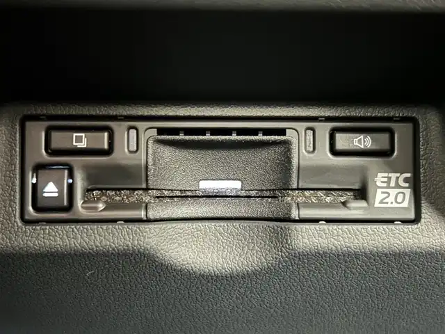 トヨタ ヴェルファイア ハイブリット Z プレミア 千葉県 2024(令6)年 0.5万km プラチナホワイトパールマイカ 禁煙車/ワンオーナー/トヨタセーフティセンス/・プリクラッシュセーフティ/・プリクラッシュセーフティブレーキ/・クリアランスソナー/・レーンディパーチャーアラート/・ブラインドスポットモニター/・ヘッドアップディスプレイ/・レーダークルーズコントロール/左右独立ツインガラスルーフ/純正１３型フリップダウンモニター/両側パワースライドドア/パワーバックドア/純正14インチディスプレイオーディオナビ（あり）/・USB/Bluetooth/フルセグTV/・全方位カメラ/・ビルトインETC2.0/革巻きステアリング/・ステアリングスイッチ/・ステアリングヒーター/・パドルシフト/レザーシート/・DNセカンドパワーシート/・D席メモリ付き/・DNセカンドシートヒーター/・DNセカンドエアーシート/置くだけ充電/AC100電源/社外フロアマット/純正１９インチAW/オートライト/・オートマチックハイビーム/・三眼LEDヘッドライト/・LEDフォグランプ