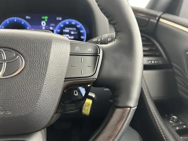 トヨタ ヴェルファイア ハイブリット Z プレミア 千葉県 2024(令6)年 0.5万km プラチナホワイトパールマイカ 禁煙車/ワンオーナー/トヨタセーフティセンス/・プリクラッシュセーフティ/・プリクラッシュセーフティブレーキ/・クリアランスソナー/・レーンディパーチャーアラート/・ブラインドスポットモニター/・ヘッドアップディスプレイ/・レーダークルーズコントロール/左右独立ツインガラスルーフ/純正１３型フリップダウンモニター/両側パワースライドドア/パワーバックドア/純正14インチディスプレイオーディオナビ（あり）/・USB/Bluetooth/フルセグTV/・全方位カメラ/・ビルトインETC2.0/革巻きステアリング/・ステアリングスイッチ/・ステアリングヒーター/・パドルシフト/レザーシート/・DNセカンドパワーシート/・D席メモリ付き/・DNセカンドシートヒーター/・DNセカンドエアーシート/置くだけ充電/AC100電源/社外フロアマット/純正１９インチAW/オートライト/・オートマチックハイビーム/・三眼LEDヘッドライト/・LEDフォグランプ