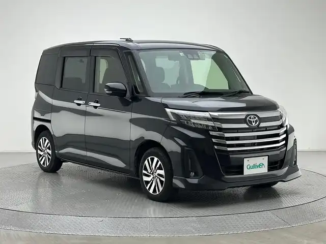 トヨタ ルーミー カスタムG 兵庫県 2022(令4)年 2.5万km ブラックマイカメタリック 純正SDナビ/（CD/DVD/SD/Bluetooth/フルセグ）/アラウンドビューモニター/前後ドライブレコーダー/ACC/PCS/コーナーセンサー/アイドリングストップ/ビルトインETC2.0/両側パワースライドドア/LEDヘッドライト/LEDフォグランプ/純正14インチアルミホイール/純正マット/純正ドアバイザー/オプションスペアタイヤ/スペアキー×１