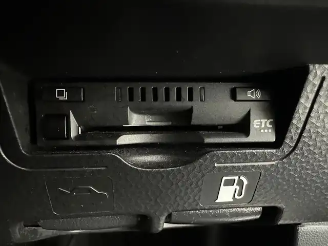 トヨタ ルーミー カスタムG 兵庫県 2022(令4)年 2.5万km ブラックマイカメタリック 純正SDナビ/（CD/DVD/SD/Bluetooth/フルセグ）/アラウンドビューモニター/前後ドライブレコーダー/ACC/PCS/コーナーセンサー/アイドリングストップ/ビルトインETC2.0/両側パワースライドドア/LEDヘッドライト/LEDフォグランプ/純正14インチアルミホイール/純正マット/純正ドアバイザー/オプションスペアタイヤ/スペアキー×１