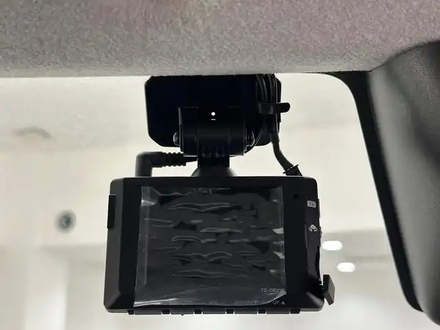 トヨタ ルーミー カスタムG 兵庫県 2022(令4)年 2.5万km ブラックマイカメタリック 純正SDナビ/（CD/DVD/SD/Bluetooth/フルセグ）/アラウンドビューモニター/前後ドライブレコーダー/ACC/PCS/コーナーセンサー/アイドリングストップ/ビルトインETC2.0/両側パワースライドドア/LEDヘッドライト/LEDフォグランプ/純正14インチアルミホイール/純正マット/純正ドアバイザー/オプションスペアタイヤ/スペアキー×１