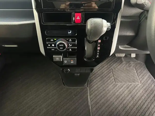 トヨタ ルーミー カスタムG 兵庫県 2022(令4)年 2.5万km ブラックマイカメタリック 純正SDナビ/（CD/DVD/SD/Bluetooth/フルセグ）/アラウンドビューモニター/前後ドライブレコーダー/ACC/PCS/コーナーセンサー/アイドリングストップ/ビルトインETC2.0/両側パワースライドドア/LEDヘッドライト/LEDフォグランプ/純正14インチアルミホイール/純正マット/純正ドアバイザー/オプションスペアタイヤ/スペアキー×１