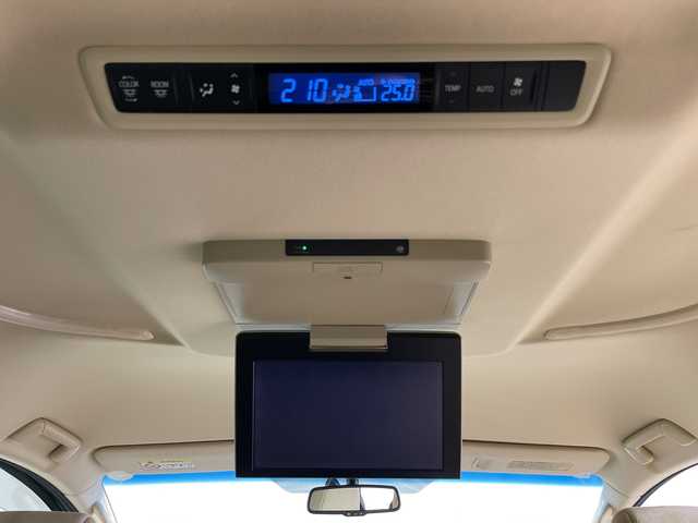 トヨタ ヴェルファイア V 道央・札幌 2015(平27)年 5.2万km バーニングブラッククリスタルシャインガラスフレーク ・4WD/・ワンオーナー/・純正ナビ/・BT&CD&DVD&SD＆フルセグTV/・バックカメラ/・純正フリップダウンモニター/・両側パワースライドドア/・助手席ロングスライド/・クルーズコントロール/・ハーフレザーシート/・D席メモリ付パワーシート/・ビルトインETC/・TVキャンセラー/・オットマン/・ステアリングスイッチ/・オートライト/・LEDヘッドライト/・プッシュスタート/・スマートキー/・スペアキー×1