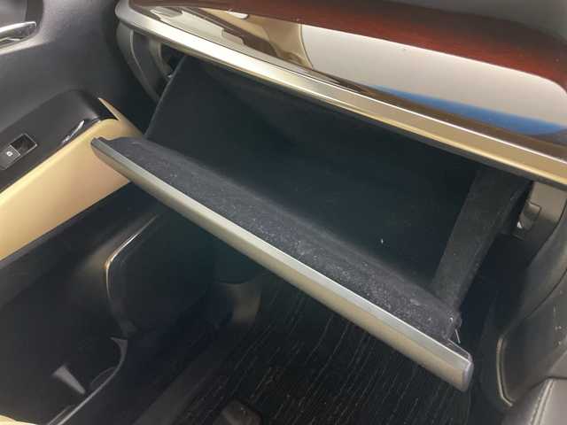 トヨタ ヴェルファイア V 道央・札幌 2015(平27)年 5.2万km バーニングブラッククリスタルシャインガラスフレーク ・4WD/・ワンオーナー/・純正ナビ/・BT&CD&DVD&SD＆フルセグTV/・バックカメラ/・純正フリップダウンモニター/・両側パワースライドドア/・助手席ロングスライド/・クルーズコントロール/・ハーフレザーシート/・D席メモリ付パワーシート/・ビルトインETC/・TVキャンセラー/・オットマン/・ステアリングスイッチ/・オートライト/・LEDヘッドライト/・プッシュスタート/・スマートキー/・スペアキー×1