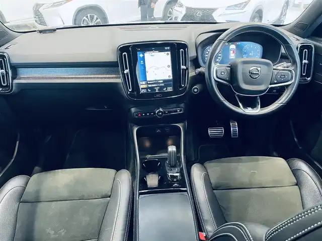 ボルボ ＸＣ４０ T4 AWD Rデザイン 大阪府 2019(令1)年 2.9万km 白 ハーマンカードン/ハーフレザー/パワーシート/シートヒーター/純正ナビ/TV/３６０度カメラ/applecarplay/Dシートメモリ/ACC/BLIS/純正19インチAW/自動駐車/電動リアゲート/ETC/ドラレコ