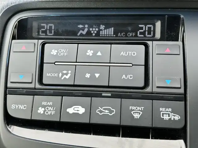 ホンダ ステップワゴン スパーダ ホンダセンシング 愛媛県 2016(平28)年 5.9万km プレミアムスパークルブラックパール 純正ナビ/Bluetooth/DVD再生可能/バックカメラ/両側パワスラ/ETC/ドライブレコーダー前方のみ/LEDオートライト/フォグランプ/純正AW/革ステ/純正フロアマット/レーンキープアシスト/横滑り防止装置/衝突被害軽減システム/エアバッグW+サイド/カーテンエアバッグ/スマートキー/アイドリングストップ