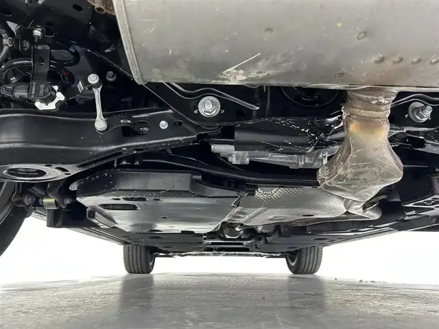 レクサス ＵＸ 250h Fスポーツ 佐賀県 2023(令5)年 0.3万km ホワイトノーヴァガラスフレーク 純正12.3インチコネクティッドナビ/【フルセグTV。Bluetooth】/衝突被害軽減システム/レーダークルーズコントロール/先行車発進お知らせ機能/ロードサインアシスト/レーンアシスト/パーキングサポートブレーキ/オートブレーキホールド/クリアランスソナー/オートマチックハイビーム/オートライト/バックカメラ/前後ドライブレコーダー/ビルトインETC2.0/３眼LEDヘッドライト/ドアミラーヒーター/ステアリングヒーター/パワーバッグドア/運転席・助手席パワーシート/運転席・助手席シートヒーター/純正フロアマット/フォグライト/パドルシフト/純正18インチアルミホイール/スペアキ×1