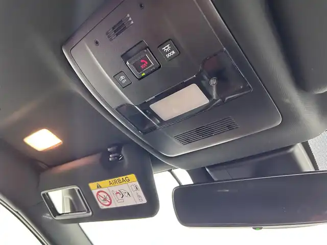 レクサス ＵＸ 250h Fスポーツ 佐賀県 2023(令5)年 0.3万km ホワイトノーヴァガラスフレーク 純正12.3インチコネクティッドナビ/【フルセグTV。Bluetooth】/衝突被害軽減システム/レーダークルーズコントロール/先行車発進お知らせ機能/ロードサインアシスト/レーンアシスト/パーキングサポートブレーキ/オートブレーキホールド/クリアランスソナー/オートマチックハイビーム/オートライト/バックカメラ/前後ドライブレコーダー/ビルトインETC2.0/３眼LEDヘッドライト/ドアミラーヒーター/ステアリングヒーター/パワーバッグドア/運転席・助手席パワーシート/運転席・助手席シートヒーター/純正フロアマット/フォグライト/パドルシフト/純正18インチアルミホイール/スペアキ×1