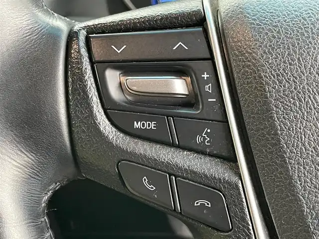 トヨタ アルファードハイブリット G Fパッケージ 岩手県 2019(令1)年 6.3万km ホワイトパールクリスタルシャイン 4WD/セーフティーセンス/　・プリクラッシュセーフティ/　・レーンディパーチャーアラート/　・ダプティブハイビームシステム/　・レーダークルーズコントロール/　・オートマチックハイビーム/フリップダウンモニター/社外メモリナビ/　CD/DVD/BT/フルセグTV/バックカメラ/両側パワースライドドア/パワーバックドア/LEDオートライト/革シート/パワーシート/シートヒーター/純正17インチアルミホイール/スマートキー/ビルトインETC