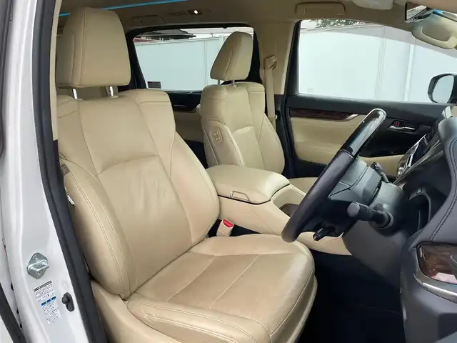 トヨタ アルファードハイブリット G Fパッケージ 岩手県 2019(令1)年 6.3万km ホワイトパールクリスタルシャイン 4WD/セーフティーセンス/　・プリクラッシュセーフティ/　・レーンディパーチャーアラート/　・ダプティブハイビームシステム/　・レーダークルーズコントロール/　・オートマチックハイビーム/フリップダウンモニター/社外メモリナビ/　CD/DVD/BT/フルセグTV/バックカメラ/両側パワースライドドア/パワーバックドア/LEDオートライト/革シート/パワーシート/シートヒーター/純正17インチアルミホイール/スマートキー/ビルトインETC