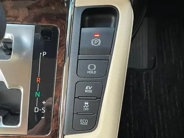 トヨタ アルファードハイブリット G Fパッケージ 岩手県 2019(令1)年 6.3万km ホワイトパールクリスタルシャイン 4WD/セーフティーセンス/　・プリクラッシュセーフティ/　・レーンディパーチャーアラート/　・ダプティブハイビームシステム/　・レーダークルーズコントロール/　・オートマチックハイビーム/フリップダウンモニター/社外メモリナビ/　CD/DVD/BT/フルセグTV/バックカメラ/両側パワースライドドア/パワーバックドア/LEDオートライト/革シート/パワーシート/シートヒーター/純正17インチアルミホイール/スマートキー/ビルトインETC