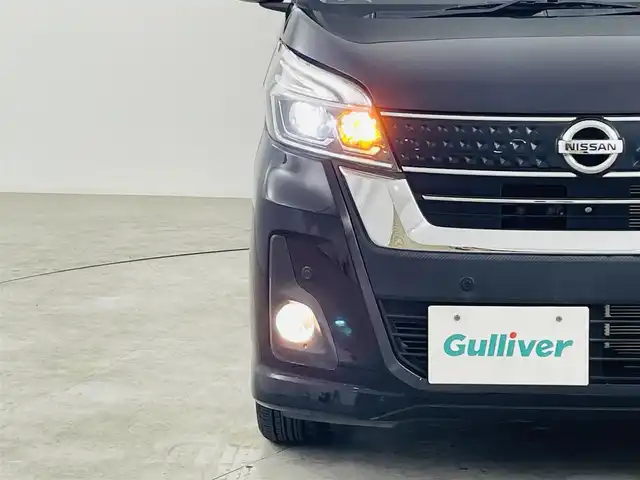 日産 デイズ ルークス HWS X Vセレクション 福島県 2018(平30)年 2.4万km ブラック 純正HDDナビゲーション/型式：MM318D-W/【AM/FM/CD/DVD/SD/AUX/Bluetooth/フルセグTV】/・前後ドライブレコーダー/衝突軽減ブレーキ/車線逸脱警報装置/オートマチックハイビーム/両側パワースライドドア/LEDヘッドライト/・フロントフォグライト/・オートライト/ステアリングスイッチ/横滑り防止装置/アイドリングストップ/ABS/純正15インチアルミホイール/電動格納ウィンカーミラー/プッシュスタート/・スマートキー/・スペアキー/取扱説明書/・保証書