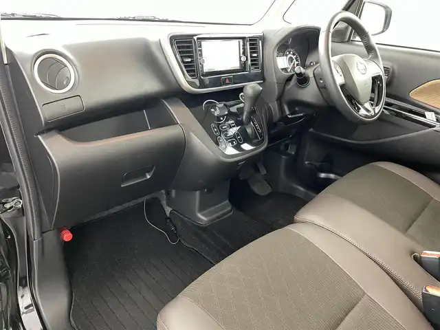 日産 デイズ ルークス HWS X Vセレクション 福島県 2018(平30)年 2.4万km ブラック 純正HDDナビゲーション/型式：MM318D-W/【AM/FM/CD/DVD/SD/AUX/Bluetooth/フルセグTV】/・前後ドライブレコーダー/衝突軽減ブレーキ/車線逸脱警報装置/オートマチックハイビーム/両側パワースライドドア/LEDヘッドライト/・フロントフォグライト/・オートライト/ステアリングスイッチ/横滑り防止装置/アイドリングストップ/ABS/純正15インチアルミホイール/電動格納ウィンカーミラー/プッシュスタート/・スマートキー/・スペアキー/取扱説明書/・保証書
