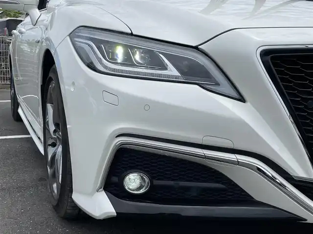 トヨタ クラウン ハイブリッド RS アドバンス 茨城県 2018(平30)年 0.8万km ホワイトパールクリスタルシャイン 純正ナビ/【AM・FM・TV・BT・ＣＤ・ＤＶＤ・ＳＤ・ＵＳＢ・TV・AUX】/パワーシート/シートメモリ/シートヒーター/ステアリングヒーター/パドルシフト/デジタルインナーミラー/パーキングアシスト/レーダークルコン/ETC/全方位カメラ/電動リアサンシェード/ブレーキホールド/BSM/HUD/100V電源