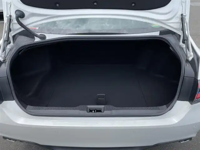 トヨタ クラウン ハイブリッド RS アドバンス 茨城県 2018(平30)年 0.8万km ホワイトパールクリスタルシャイン 純正ナビ/【AM・FM・TV・BT・ＣＤ・ＤＶＤ・ＳＤ・ＵＳＢ・TV・AUX】/パワーシート/シートメモリ/シートヒーター/ステアリングヒーター/パドルシフト/デジタルインナーミラー/パーキングアシスト/レーダークルコン/ETC/全方位カメラ/電動リアサンシェード/ブレーキホールド/BSM/HUD/100V電源