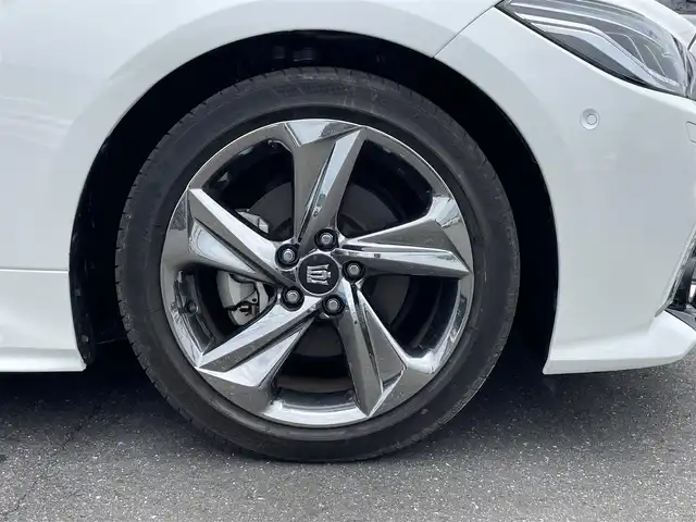 トヨタ クラウン ハイブリッド RS アドバンス 茨城県 2018(平30)年 0.8万km ホワイトパールクリスタルシャイン 純正ナビ/【AM・FM・TV・BT・ＣＤ・ＤＶＤ・ＳＤ・ＵＳＢ・TV・AUX】/パワーシート/シートメモリ/シートヒーター/ステアリングヒーター/パドルシフト/デジタルインナーミラー/パーキングアシスト/レーダークルコン/ETC/全方位カメラ/電動リアサンシェード/ブレーキホールド/BSM/HUD/100V電源