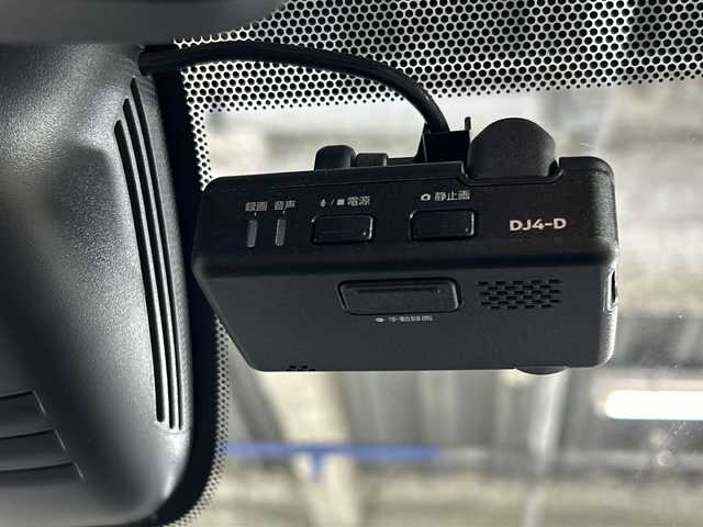 日産 セレナ ハイウェイスター V 沖縄県 2020(令2)年 5.3万km ブリリアントホワイトパール 県外仕入/禁煙車/8人乗り/純正10インチナビ(BT/フルセグ/ラジオ/CD/DVD)/アラウンドビューモニター/純正フリップダウンモニター/エマージェンシーブレーキ/コーナーセンサー/BSM(ブラインドスポットモニター)/オートハイビーム/クルーズコントロール/純正ドライブレコーダー(前後)/ビルドインETC/2・3列目シートバックテーブル/純正フロアマット/純正ドアバイザー/TVキャンセラー/スペアキー