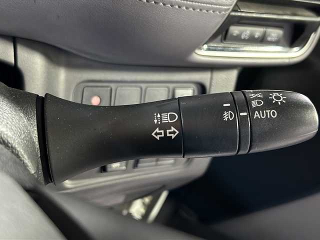 日産 セレナ ハイウェイスター V 沖縄県 2020(令2)年 5.3万km ブリリアントホワイトパール 県外仕入/禁煙車/8人乗り/純正10インチナビ(BT/フルセグ/ラジオ/CD/DVD)/アラウンドビューモニター/純正フリップダウンモニター/エマージェンシーブレーキ/コーナーセンサー/BSM(ブラインドスポットモニター)/オートハイビーム/クルーズコントロール/純正ドライブレコーダー(前後)/ビルドインETC/2・3列目シートバックテーブル/純正フロアマット/純正ドアバイザー/TVキャンセラー/スペアキー