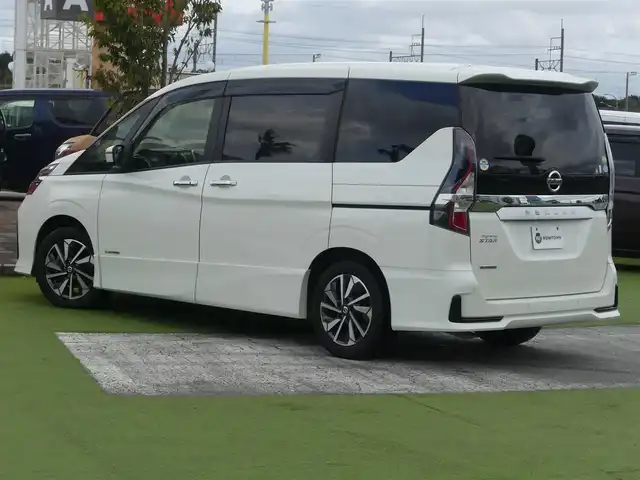 日産 セレナ ハイウェイスター V 千葉県 2020(令2)年 5.3万km ブリリアントホワイトパール 禁煙車/8人乗り/純正10インチナビ(BT/フルセグ/ラジオ/CD/DVD)/アラウンドビューモニター/純正フリップダウンモニター/エマージェンシーブレーキ/コーナーセンサー/BSM(ブラインドスポットモニター)/オートハイビーム/クルーズコントロール/純正ドライブレコーダー(前後)/ビルドインETC/2・3列目シートバックテーブル/純正フロアマット/純正ドアバイザー/TVキャンセラー/スペアキー