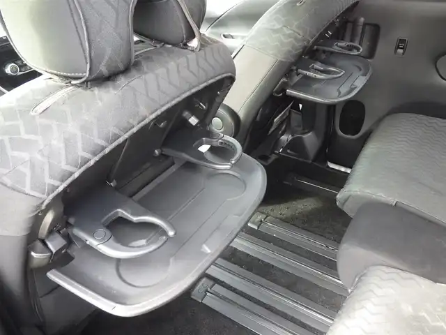 日産 セレナ ハイウェイスター V 千葉県 2020(令2)年 5.3万km ブリリアントホワイトパール 禁煙車/8人乗り/純正10インチナビ(BT/フルセグ/ラジオ/CD/DVD)/アラウンドビューモニター/純正フリップダウンモニター/エマージェンシーブレーキ/コーナーセンサー/BSM(ブラインドスポットモニター)/オートハイビーム/クルーズコントロール/純正ドライブレコーダー(前後)/ビルドインETC/2・3列目シートバックテーブル/純正フロアマット/純正ドアバイザー/TVキャンセラー/スペアキー