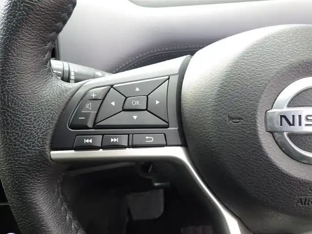 日産 セレナ ハイウェイスター V 千葉県 2020(令2)年 5.3万km ブリリアントホワイトパール 禁煙車/8人乗り/純正10インチナビ(BT/フルセグ/ラジオ/CD/DVD)/アラウンドビューモニター/純正フリップダウンモニター/エマージェンシーブレーキ/コーナーセンサー/BSM(ブラインドスポットモニター)/オートハイビーム/クルーズコントロール/純正ドライブレコーダー(前後)/ビルドインETC/2・3列目シートバックテーブル/純正フロアマット/純正ドアバイザー/TVキャンセラー/スペアキー