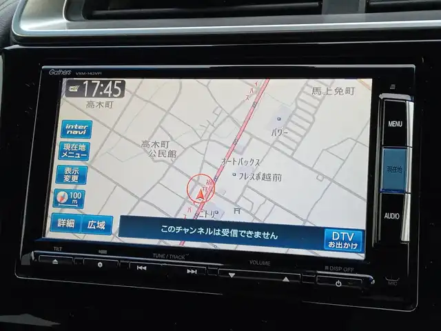 ホンダ フィット ハイブリット Sパッケージ 福井県 2013(平25)年 10.2万km プレミアムホワイトパール 衝突被害軽減システム/ディーラーオプションナビ（VXM-142VFi）/・（CD/DVD/Bluetooth）/バックカメラ/ETC/パドルシフト/ノブレッセマフラー/オートLEDライト/フロントフォグランプ/純正フロアマット/スマートキー