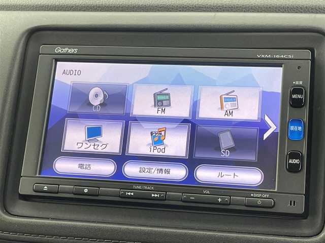 ホンダ ヴェゼル ハイブリッド X 福岡県 2016(平28)年 5.2万km ホワイトオーキッドパール 純正ナビ（Ｂｌｕｅｔｏｏｔｈ，ＴＶ）　/ＥＴＣ　/前方ドライブレコーダー　/クルーズコントロール　/シティブレーキアクティブシステム　/リアクティブフォースペダル　/パドルシフト　/横滑り防止装置　/ＥＣＯＮ　/ＬＥＤ