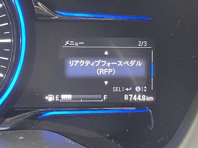 ホンダ ヴェゼル ハイブリッド X 福岡県 2016(平28)年 5.2万km ホワイトオーキッドパール 純正ナビ（Ｂｌｕｅｔｏｏｔｈ，ＴＶ）　/ＥＴＣ　/前方ドライブレコーダー　/クルーズコントロール　/シティブレーキアクティブシステム　/リアクティブフォースペダル　/パドルシフト　/横滑り防止装置　/ＥＣＯＮ　/ＬＥＤ