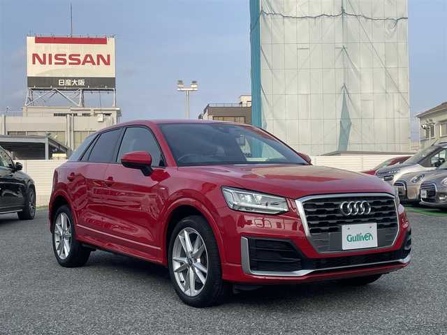 アウディ Ｑ２ 1stエディション 兵庫県 2017(平29)年 5.7万km 赤 /125台限定モデル//S lineパッケージ//18インチAW//Audiバーチャルコックピット//オートマチックテールゲート//純正MMIナビ//地デジ/DVD/BT/USB/AUX//Apple Car Play/Android Auto//バックカメラ//ハーフレザーシート/シートヒーター//ETC//パドルシフト//スマートキー//ドライブレコーダー//パーキングエイド//Audiプレセンス//Audiサイドアシスト//Audiアクティブレーンアシスト//アダプティブクルーズコントロール//R1/2/3/6年ディーラー記録簿