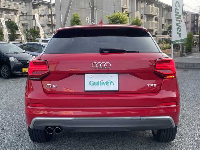 アウディ Ｑ２ 1stエディション 兵庫県 2017(平29)年 5.7万km 赤 /125台限定モデル//S lineパッケージ//18インチAW//Audiバーチャルコックピット//オートマチックテールゲート//純正MMIナビ//地デジ/DVD/BT/USB/AUX//Apple Car Play/Android Auto//バックカメラ//ハーフレザーシート/シートヒーター//ETC//パドルシフト//スマートキー//ドライブレコーダー//パーキングエイド//Audiプレセンス//Audiサイドアシスト//Audiアクティブレーンアシスト//アダプティブクルーズコントロール//R1/2/3/6年ディーラー記録簿