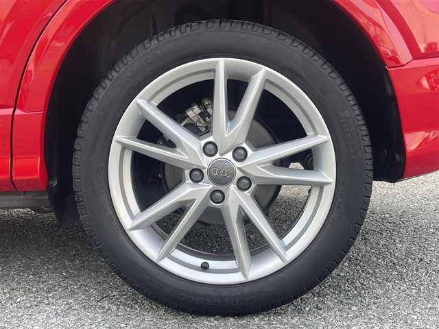 アウディ Ｑ２ 1stエディション 兵庫県 2017(平29)年 5.7万km 赤 /125台限定モデル//S lineパッケージ//18インチAW//Audiバーチャルコックピット//オートマチックテールゲート//純正MMIナビ//地デジ/DVD/BT/USB/AUX//Apple Car Play/Android Auto//バックカメラ//ハーフレザーシート/シートヒーター//ETC//パドルシフト//スマートキー//ドライブレコーダー//パーキングエイド//Audiプレセンス//Audiサイドアシスト//Audiアクティブレーンアシスト//アダプティブクルーズコントロール//R1/2/3/6年ディーラー記録簿