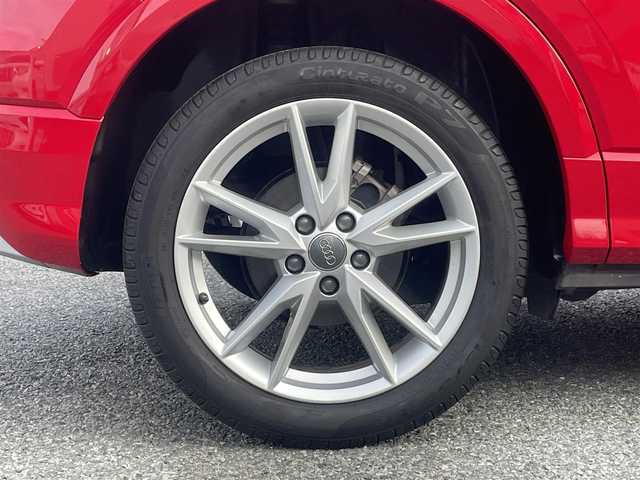 アウディ Ｑ２ 1stエディション 兵庫県 2017(平29)年 5.7万km 赤 /125台限定モデル//S lineパッケージ//18インチAW//Audiバーチャルコックピット//オートマチックテールゲート//純正MMIナビ//地デジ/DVD/BT/USB/AUX//Apple Car Play/Android Auto//バックカメラ//ハーフレザーシート/シートヒーター//ETC//パドルシフト//スマートキー//ドライブレコーダー//パーキングエイド//Audiプレセンス//Audiサイドアシスト//Audiアクティブレーンアシスト//アダプティブクルーズコントロール//R1/2/3/6年ディーラー記録簿