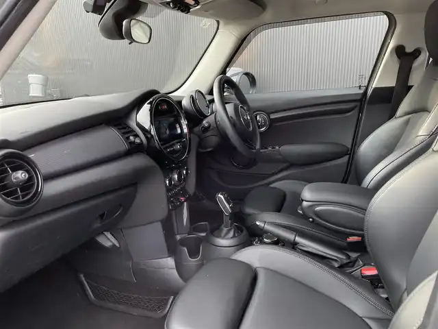 ＭＩＮＩ ミニ クーパー 長野県 2019(平31)年 2.9万km エメラルドグレー ・後期型 /・黒革シート /・シートヒーター /・ナビ /・バックカメラ /・ETC /・LEDヘッドライト/・LEDフォグライト /・インテリジェントセーフティ /・アイドリングストップ /・アンビエントライト