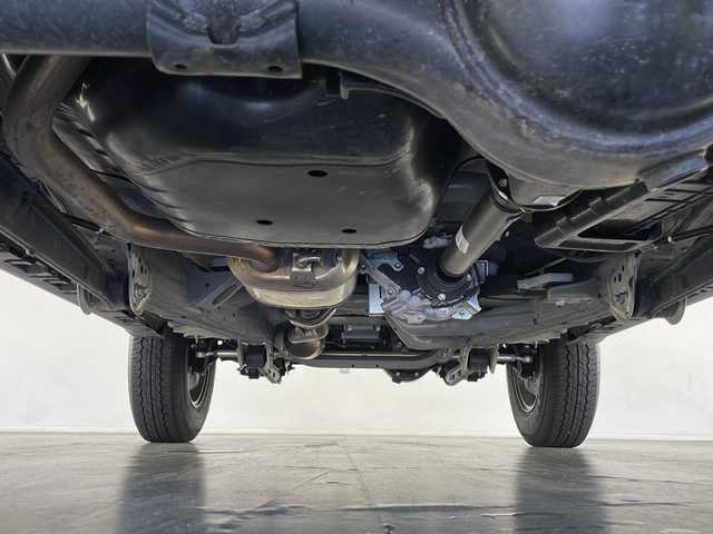 スズキ ジムニー シエラ JC 長野県 2023(令5)年 1.5万km ミディアムグレー 4WD/社外8インチナビ/（フルセグ/Bluetooth/CD/DVD)/ETC/衝突軽減ブレーキ/車線逸脱防止機能/クルーズコントロール/革調シートカバー/前席シートヒーター/2WD/4WD切り替え/ダウンヒルアシストコントロール/LEDヘッドライト/オートライト/SUZUKIグリル/ドアバイザー/ステアリングスイッチ/スマートキー