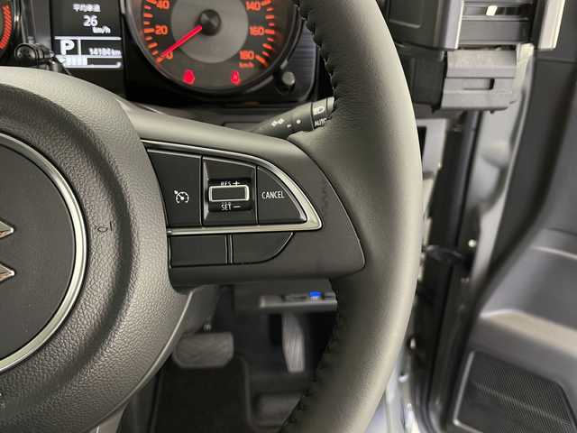 スズキ ジムニー シエラ JC 長野県 2023(令5)年 1.5万km ミディアムグレー 4WD/社外8インチナビ/（フルセグ/Bluetooth/CD/DVD)/ETC/衝突軽減ブレーキ/車線逸脱防止機能/クルーズコントロール/革調シートカバー/前席シートヒーター/2WD/4WD切り替え/ダウンヒルアシストコントロール/LEDヘッドライト/オートライト/SUZUKIグリル/ドアバイザー/ステアリングスイッチ/スマートキー