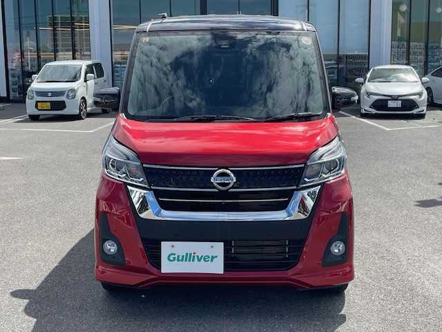 日産 デイズ ルークス ハイウェイスターX Gパッケージ 長崎県 2018(平30)年 2万km スパークリングレッド/ブラック 〇純正メモリーナビ/〇CD/DVD/BT/〇フルセグTV/〇アラウンドビューモニター/〇エマージェンシーブレーキ/〇アイドリングストップ/〇インテリジェントエマージェンシーブレーキ/〇踏み間違い防止アシスト/〇車線逸脱警報/〇両側パワースライドドア/〇LEDヘッドランプ/〇オートライト/〇純正15インチAW/〇革巻きステアリングホイール/〇ステアリングスイッチ/〇サンシェード（後席）/〇ETC/〇ナビ連動ドライブレコーダー/〇インテリジェントキー/プッシュエンジンスターター