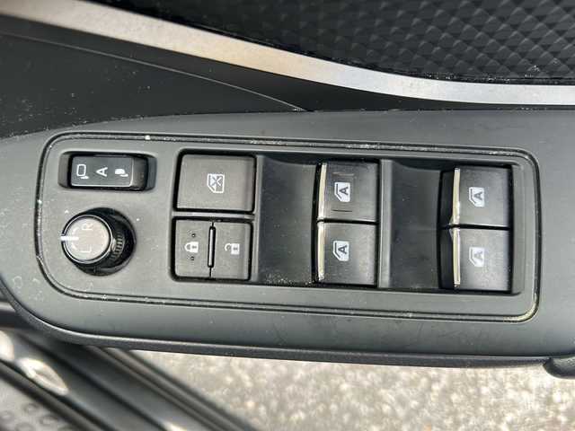 トヨタ Ｃ－ＨＲ S 沖縄県 2017(平29)年 9.4万km ブラックマイカ 純正ナビ/（ＡＭ／ＦＭ／ＣＤ／ＤＶＤ／ＢＴ）/フルセグＴＶ/バックモニター/衝突軽減/クルーズコントロール/ドラレコ/ＥＴＣ/レザーシート/純正フロアマット/純正１７ＡＷ/ＬＥＤヘッドライト/スマートキー/オートライト