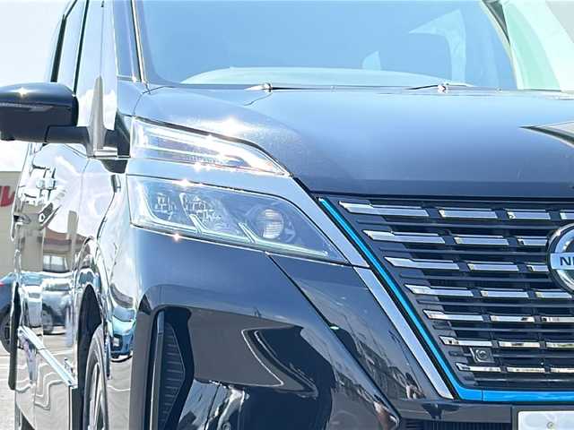 日産 セレナ e－パワー HWS V アーバンクロム 茨城県 2021(令3)年 2.6万km ダイヤモンドブラック 純正ナビ/【FM・AM・Bluetooth・CD/CDチェンジャー・USB・iPod・SD・DVD】/フルセグTV（走行中視聴可能）/オートライト/LEDヘッドライト/エアバッグ（W+サイド）/カーテンエアバッグ/スマートキー/WAC/追従型クルーズコントロール/ビルトイン純正ETC2.0/両側パワースライドドア/純正アルミホイール/車外カメラ（バック+サイド+全方位）/ドライブレコーダー（前後）