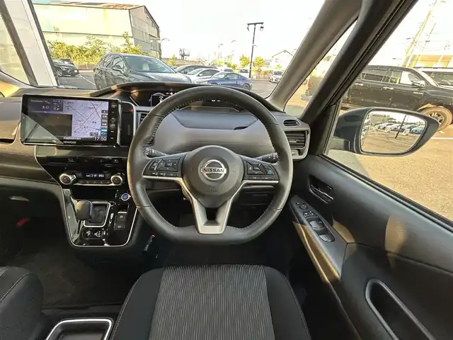 日産 セレナ e－パワー HWS V アーバンクロム 茨城県 2021(令3)年 2.6万km ダイヤモンドブラック 純正ナビ/【FM・AM・Bluetooth・CD/CDチェンジャー・USB・iPod・SD・DVD】/フルセグTV（走行中視聴可能）/オートライト/LEDヘッドライト/エアバッグ（W+サイド）/カーテンエアバッグ/スマートキー/WAC/追従型クルーズコントロール/ビルトイン純正ETC2.0/両側パワースライドドア/純正アルミホイール/車外カメラ（バック+サイド+全方位）/ドライブレコーダー（前後）
