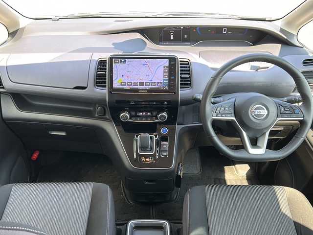 日産 セレナ e－パワー HWS V アーバンクロム 茨城県 2021(令3)年 2.6万km ダイヤモンドブラック 純正ナビ/【FM・AM・Bluetooth・CD/CDチェンジャー・USB・iPod・SD・DVD】/フルセグTV（走行中視聴可能）/オートライト/LEDヘッドライト/エアバッグ（W+サイド）/カーテンエアバッグ/スマートキー/WAC/追従型クルーズコントロール/ビルトイン純正ETC2.0/両側パワースライドドア/純正アルミホイール/車外カメラ（バック+サイド+全方位）/ドライブレコーダー（前後）