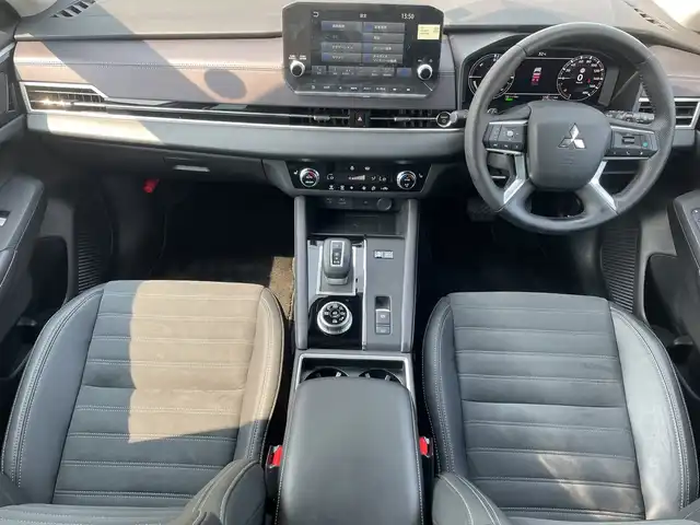 三菱 アウトランダー ＰＨＥＶ G 神奈川県 2023(令5)年 1.3万km チタニウムグレーメタリック ワンオーナー　/純正メモリナビ　BT/AppleCarPlay/AndoroidAuto/USB typeC/全周囲モニター　/パドルシフト　/AC1500W電源　/ワイヤレス充電　/レーダークルーズコントロール　/ステアリングヒーター/ヒートシーター　/パワーシート/ハーフレザーシート/前後コーナーセンサー　/クリアランスソナー　/ETC2.0　/電動格納ミラー/純正フロアマット/純正AW/ABS/横滑り防止装置/盗難防止装置/LEDヘッド/フォグランプ