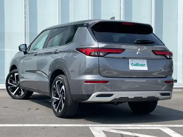 三菱 アウトランダー ＰＨＥＶ G 神奈川県 2023(令5)年 1.3万km チタニウムグレーメタリック ワンオーナー　/純正メモリナビ　BT/AppleCarPlay/AndoroidAuto/USB typeC/全周囲モニター　/パドルシフト　/AC1500W電源　/ワイヤレス充電　/レーダークルーズコントロール　/ステアリングヒーター/ヒートシーター　/パワーシート/ハーフレザーシート/前後コーナーセンサー　/クリアランスソナー　/ETC2.0　/電動格納ミラー/純正フロアマット/純正AW/ABS/横滑り防止装置/盗難防止装置/LEDヘッド/フォグランプ