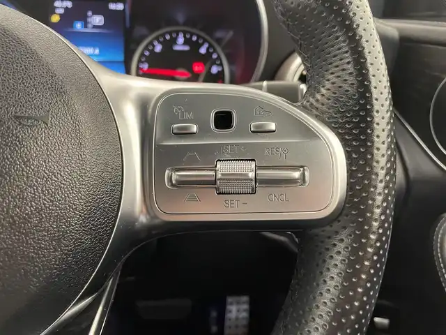 メルセデス・ベンツ ＧＬＣ２２０ d 4マチック クーペ AMGライン 熊本県 2020(令2)年 3.6万km オブシディアンブラック ・スマートキー/・プッシュスタート/・パノラマサンルーフ/・アクティブステアリングアシスト/・道路標識アシスト/・アクティブレーンキーピングアシスト/・アクティブブレーキアシスト/・アテンションアシスト/・ブラインドスポットモニター/・レーンチェンジアシスト/・インテリジェントライトシステム/・クルーズコントロール(追従式)/・ハーフレザーシート/・前席パワーシート/・全席シートヒーター /・純正メモリナビ/　【Bluetooth・USB・AppleCarPlay・AndroidAuto】/・フルセグTV/・全方位カメラ/・ETC2.0/・ドライブレコーダー(前方録画)/・パワーバックドア/・LEDヘッドランプ/・純正マット/・保証書/取説