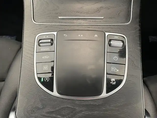 メルセデス・ベンツ ＧＬＣ２２０ d 4マチック クーペ AMGライン 熊本県 2020(令2)年 3.6万km オブシディアンブラック ・スマートキー/・プッシュスタート/・パノラマサンルーフ/・アクティブステアリングアシスト/・道路標識アシスト/・アクティブレーンキーピングアシスト/・アクティブブレーキアシスト/・アテンションアシスト/・ブラインドスポットモニター/・レーンチェンジアシスト/・インテリジェントライトシステム/・クルーズコントロール(追従式)/・ハーフレザーシート/・前席パワーシート/・全席シートヒーター /・純正メモリナビ/　【Bluetooth・USB・AppleCarPlay・AndroidAuto】/・フルセグTV/・全方位カメラ/・ETC2.0/・ドライブレコーダー(前方録画)/・パワーバックドア/・LEDヘッドランプ/・純正マット/・保証書/取説