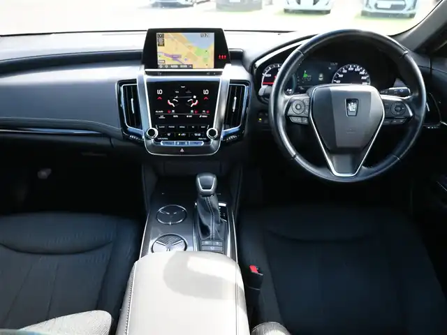 トヨタ クラウン ハイブリッド RS 千葉県 2019(平31)年 6.2万km ホワイトパールクリスタルシャイン Toyota Safety Sense/・プリクラッシュセーフティ/・レーンディパーチャーアラート/・オートハイビーム/・レーダークルーズコントロール/・ブラインドスポットモニター/・RCTA（リヤクロストラフィックアラート）/純正SDナビ/地デジTV/【DVD/CD再生機能　Bluetooth接続】/パノラミックビューモニター/リバース連動ドアミラー（左/右）/ドライブレコーダー（HDR360G）/革巻きステアリング/ステアリングヒーター/ステアリングスイッチ/ETC（2.0）/LEDヘッドライト/フォグライト/ウインカーミラー/クリアランスソナー/純正18インチアルミホイル/サイド/カーテンエアバッグ/スマートキー