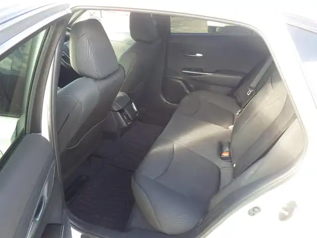 トヨタ クラウン ハイブリッド RS 千葉県 2019(平31)年 6.2万km ホワイトパールクリスタルシャイン Toyota Safety Sense/・プリクラッシュセーフティ/・レーンディパーチャーアラート/・オートハイビーム/・レーダークルーズコントロール/・ブラインドスポットモニター/・RCTA（リヤクロストラフィックアラート）/純正SDナビ/地デジTV/【DVD/CD再生機能　Bluetooth接続】/パノラミックビューモニター/リバース連動ドアミラー（左/右）/ドライブレコーダー（HDR360G）/革巻きステアリング/ステアリングヒーター/ステアリングスイッチ/ETC（2.0）/LEDヘッドライト/フォグライト/ウインカーミラー/クリアランスソナー/純正18インチアルミホイル/サイド/カーテンエアバッグ/スマートキー