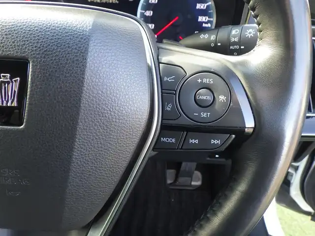 トヨタ クラウン ハイブリッド RS 千葉県 2019(平31)年 6.2万km ホワイトパールクリスタルシャイン Toyota Safety Sense/・プリクラッシュセーフティ/・レーンディパーチャーアラート/・オートハイビーム/・レーダークルーズコントロール/・ブラインドスポットモニター/・RCTA（リヤクロストラフィックアラート）/純正SDナビ/地デジTV/【DVD/CD再生機能　Bluetooth接続】/パノラミックビューモニター/リバース連動ドアミラー（左/右）/ドライブレコーダー（HDR360G）/革巻きステアリング/ステアリングヒーター/ステアリングスイッチ/ETC（2.0）/LEDヘッドライト/フォグライト/ウインカーミラー/クリアランスソナー/純正18インチアルミホイル/サイド/カーテンエアバッグ/スマートキー