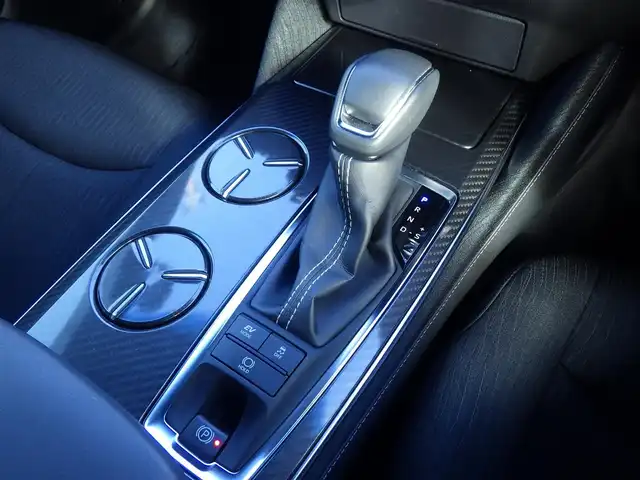 トヨタ クラウン ハイブリッド RS 千葉県 2019(平31)年 6.2万km ホワイトパールクリスタルシャイン Toyota Safety Sense/・プリクラッシュセーフティ/・レーンディパーチャーアラート/・オートハイビーム/・レーダークルーズコントロール/・ブラインドスポットモニター/・RCTA（リヤクロストラフィックアラート）/純正SDナビ/地デジTV/【DVD/CD再生機能　Bluetooth接続】/パノラミックビューモニター/リバース連動ドアミラー（左/右）/ドライブレコーダー（HDR360G）/革巻きステアリング/ステアリングヒーター/ステアリングスイッチ/ETC（2.0）/LEDヘッドライト/フォグライト/ウインカーミラー/クリアランスソナー/純正18インチアルミホイル/サイド/カーテンエアバッグ/スマートキー