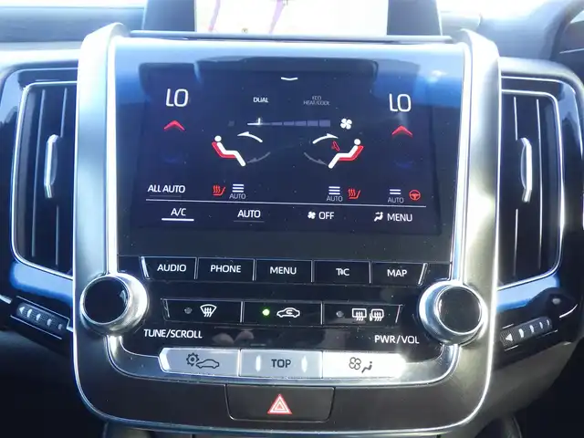 トヨタ クラウン ハイブリッド RS 千葉県 2019(平31)年 6.2万km ホワイトパールクリスタルシャイン Toyota Safety Sense/・プリクラッシュセーフティ/・レーンディパーチャーアラート/・オートハイビーム/・レーダークルーズコントロール/・ブラインドスポットモニター/・RCTA（リヤクロストラフィックアラート）/純正SDナビ/地デジTV/【DVD/CD再生機能　Bluetooth接続】/パノラミックビューモニター/リバース連動ドアミラー（左/右）/ドライブレコーダー（HDR360G）/革巻きステアリング/ステアリングヒーター/ステアリングスイッチ/ETC（2.0）/LEDヘッドライト/フォグライト/ウインカーミラー/クリアランスソナー/純正18インチアルミホイル/サイド/カーテンエアバッグ/スマートキー